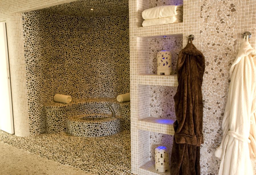 The foot spa with individually heated seats